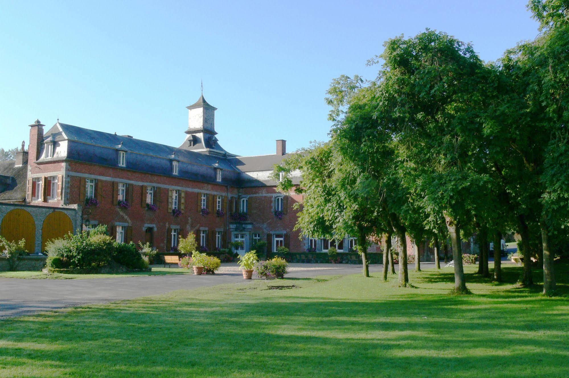 Logis - Chateau De La Motte - Hotel & Restaurant Liessies Exterior photo